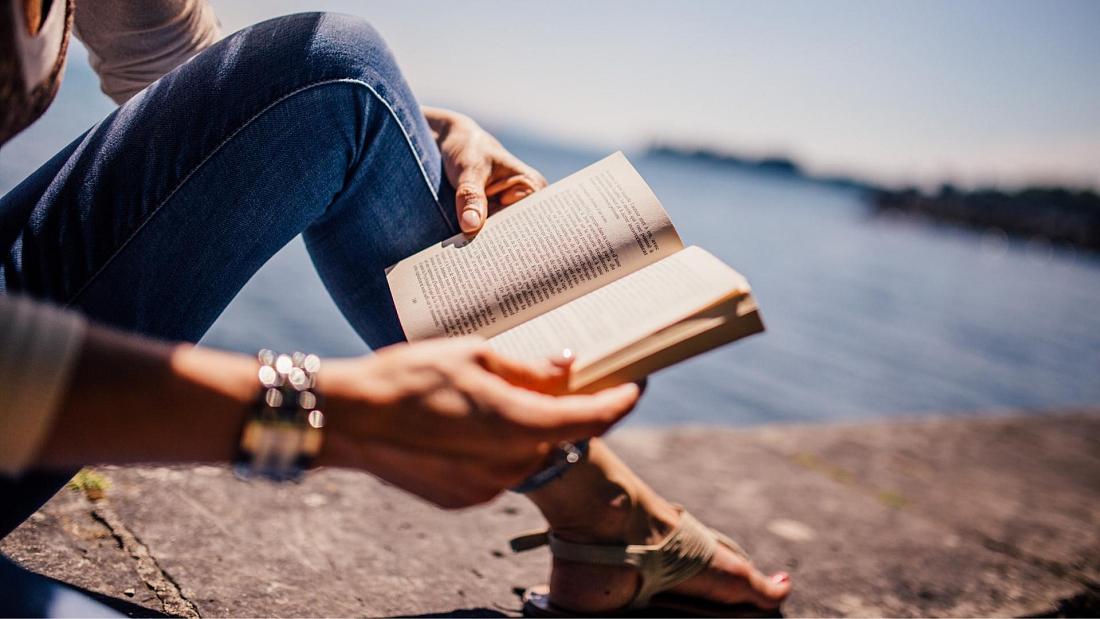 В продължение на стотици години книгите вдъхновяват хората да пътуват